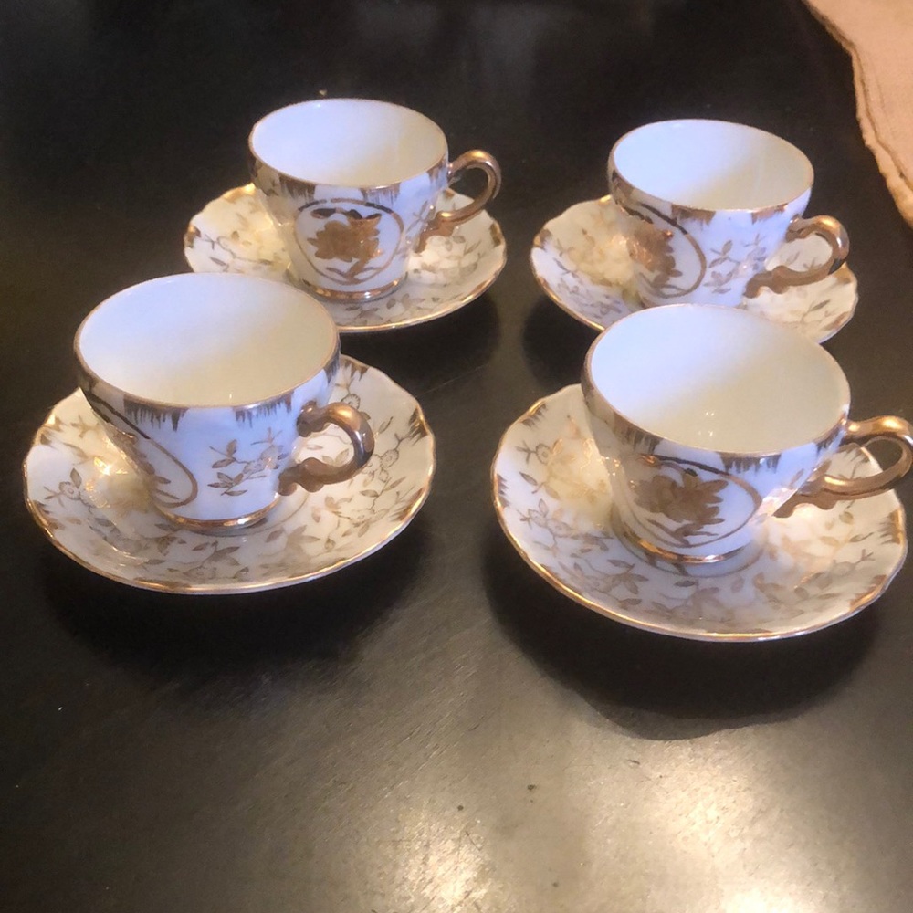 8pc Golden Tea set 4.5W by 2.5T